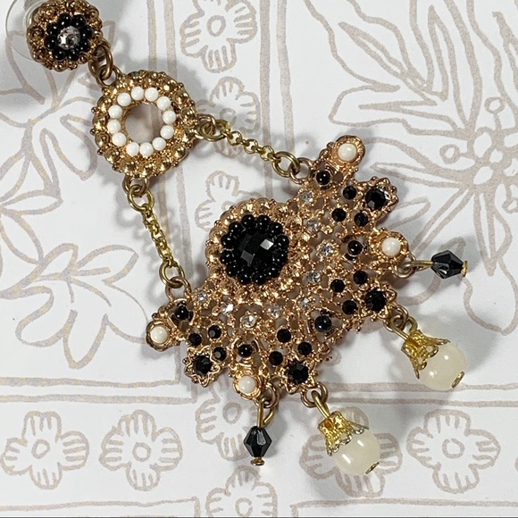 Baroque Chandelier Earrings Gold Tone Pearl - Picture 8 of 8